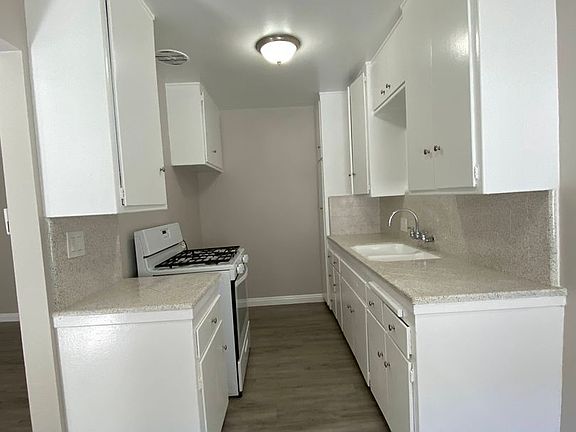 5th image of 1133 Raymond Ave #4