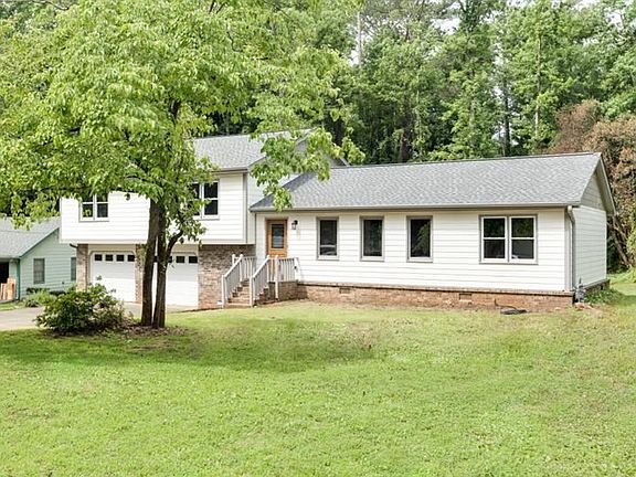 3rd image of 1525 Basswood Ct