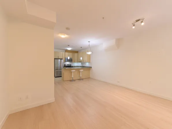 3888 Norfolk St #112, Burnaby, BC V5G 1E5