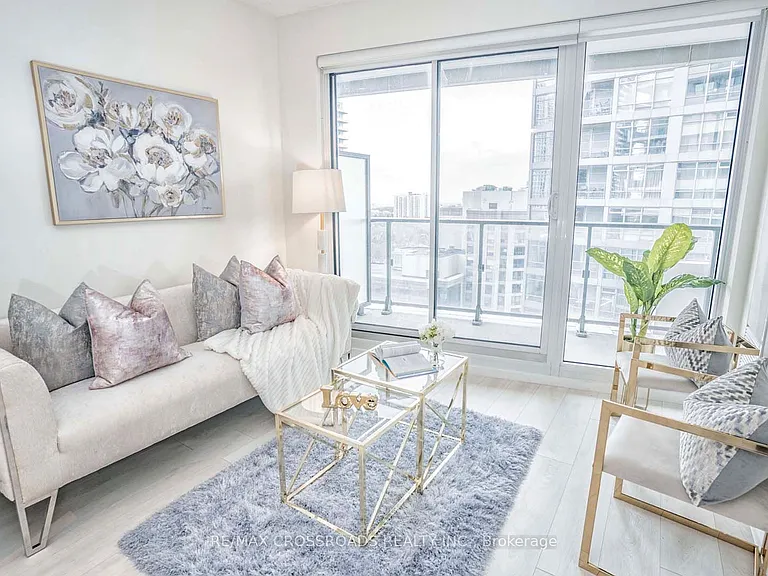 2221 Yonge St #1404 — Photo 5