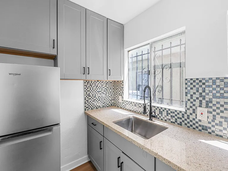 1326 1/4 Constance St #25A — Photo 3