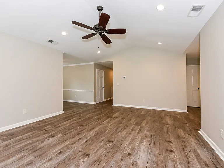 3932 Rock Creek Dr — Photo 4