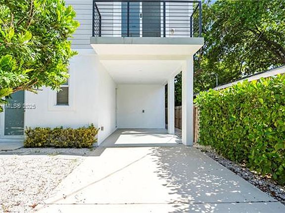 5th image of 3823 Thomas Ave #0
