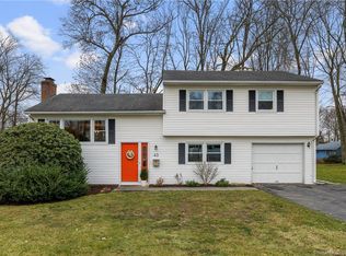 43 Fuller Dr, West Hartford, CT 06117