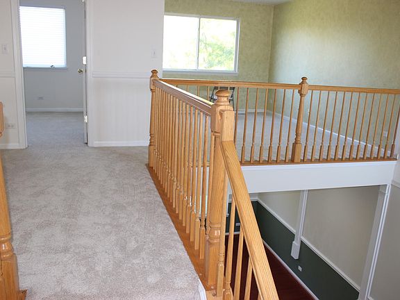 5th image of 1066 Woodview Ct