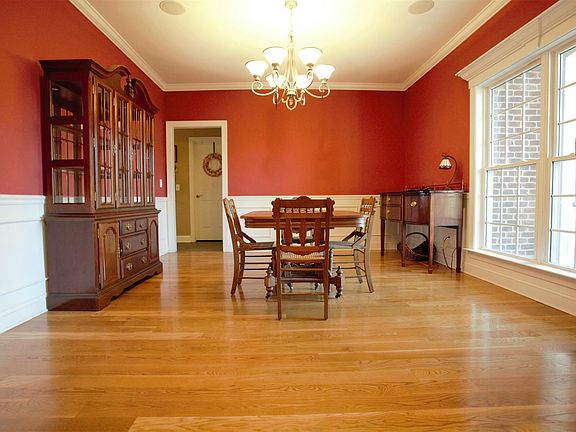 3rd image of 3215 Landview Dr