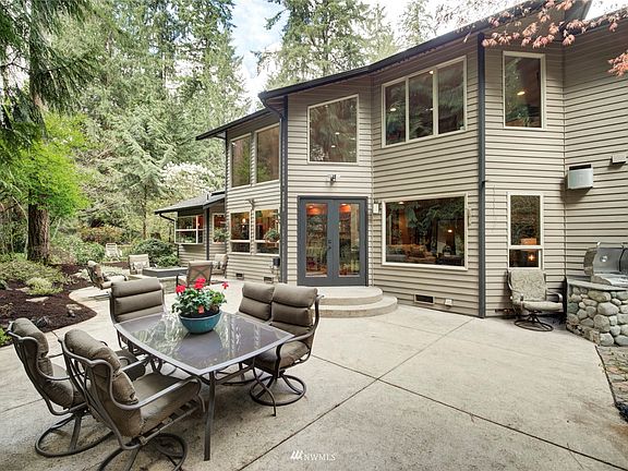 Can you imagine entertaining here?  ...or quietly relaxing in your own private paradise?  It's all here for you, right outside your back door..