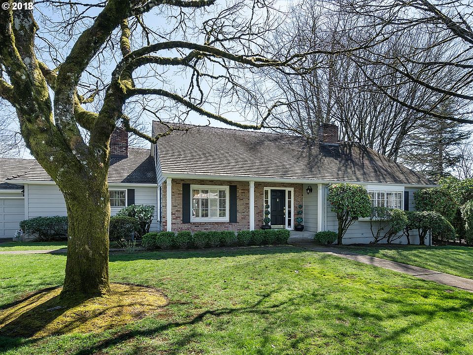 2nd image of 4900 SW Windsor Ct