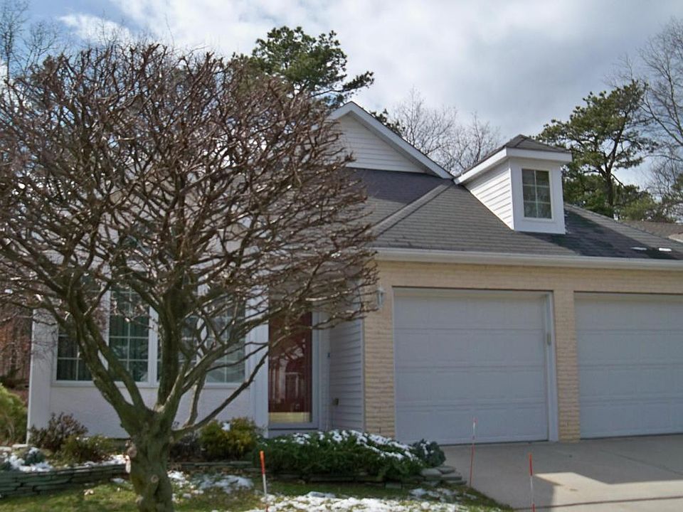 2nd image of 2190 Beltane Rd