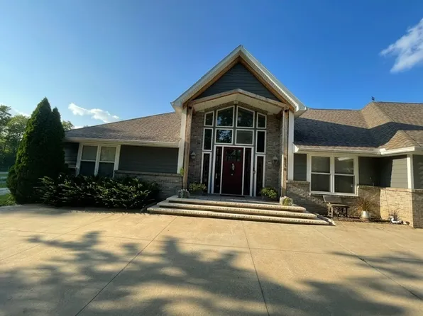 8778 E 1350 North Rd, Bloomington, IL 61705