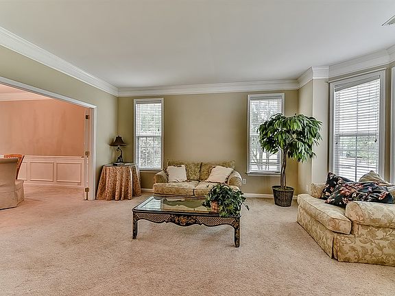 5th image of 4084 Bamborough Dr
