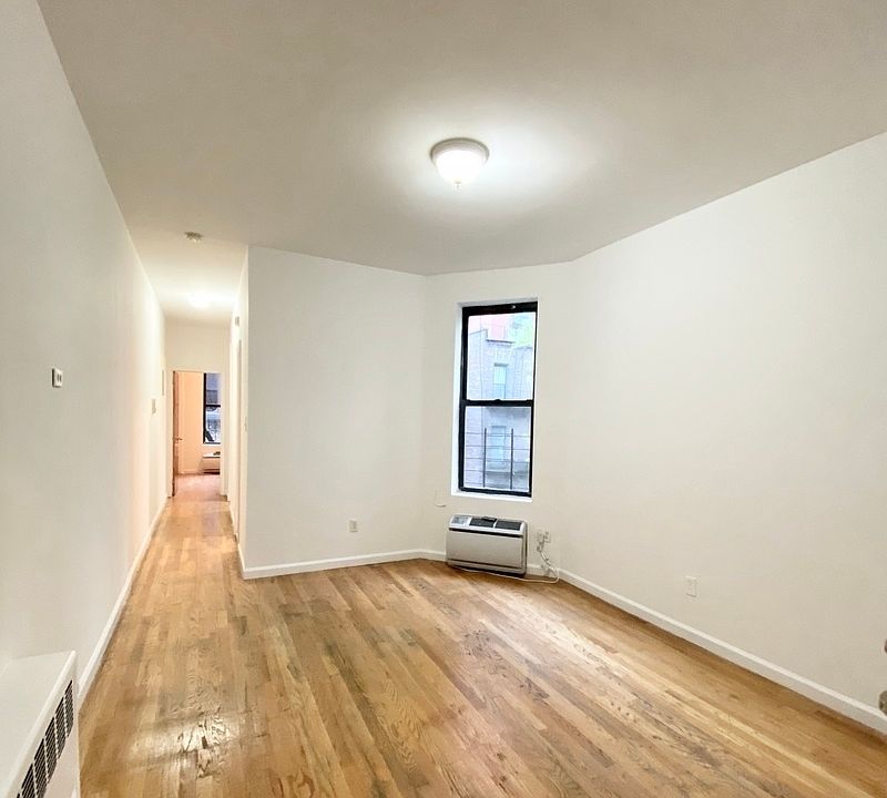 1st image of 158 E 82nd St #4C1