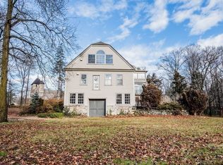 2 School St #2, Weston, MA 02493
