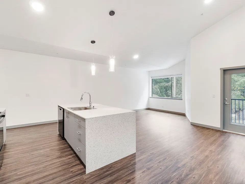3 Bedroom Vaulted Ceilings