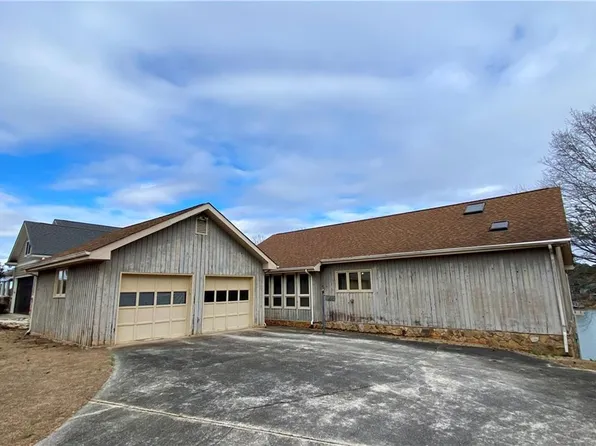 9058 Woodlake Ln, Villa Rica, GA 30180