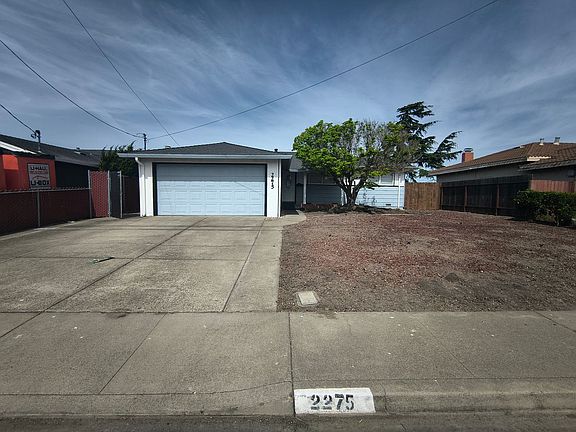 2nd image of 2275 Cypress Ave