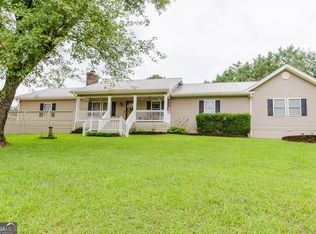 1135 May White Rd, Cleveland, GA 30528