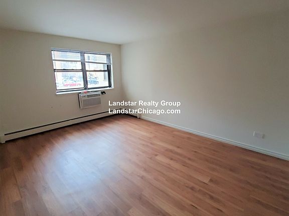 3rd image of 6163 N Kenmore Ave APT 204