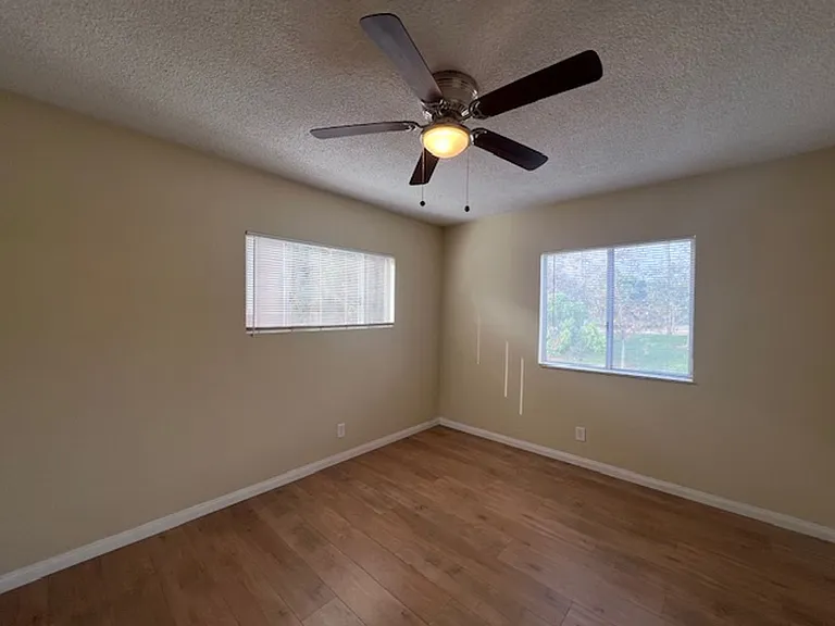 430 Golden Ave — Photo 9
