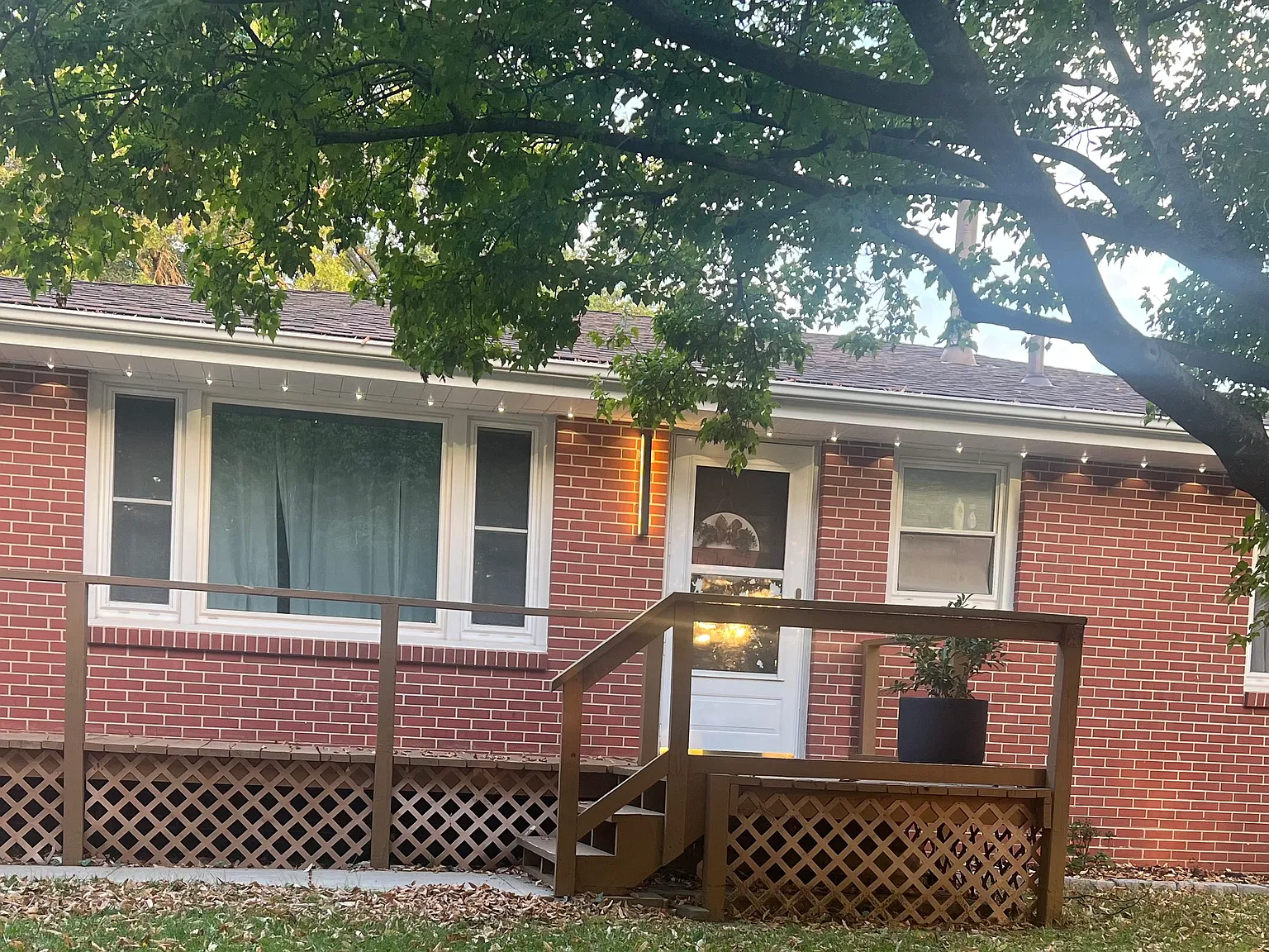2 bed, 900 sqft, $1,900 — Photo 1