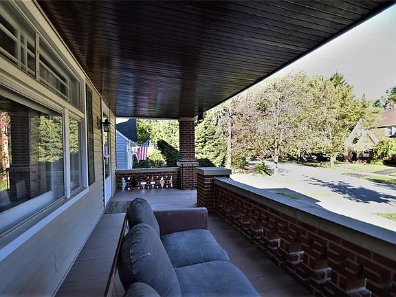4th image of 16809 Ernadale Ave