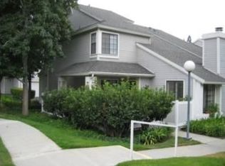 215 Spruce Ct, Azusa, CA 91702