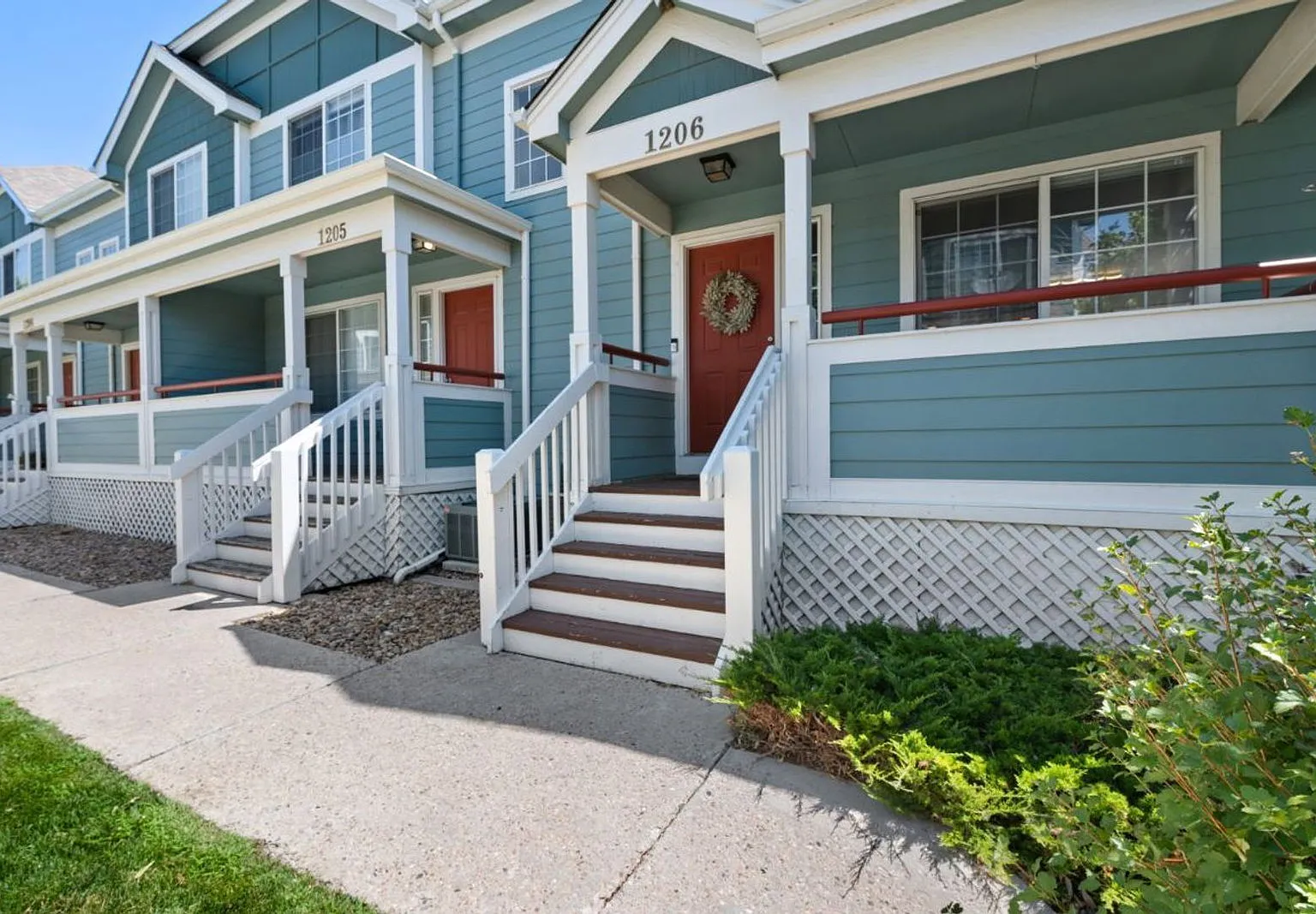 2 bed, 2.5 bath, 1433 sqft, $2,200 — Photo 1