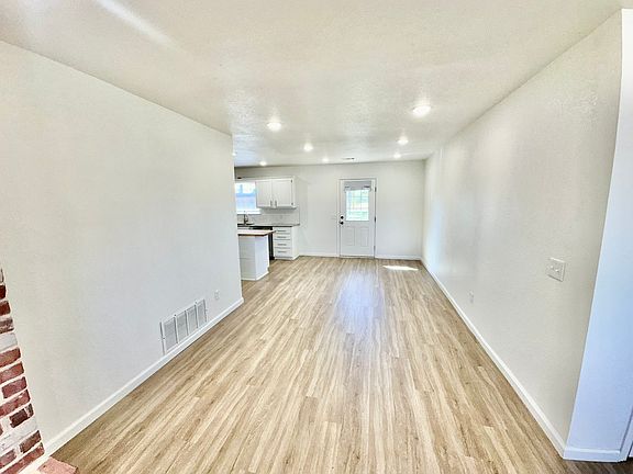 5th image of 800-802 E Kara Ln #800