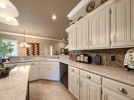 5th image of 5415 Hillcrest Ct