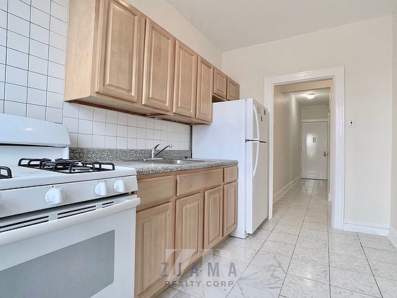 3rd image of 1080 Ovington Ave APT C5