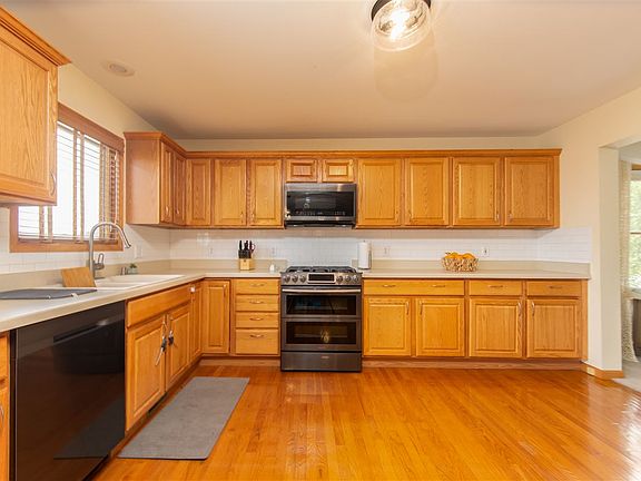 5th image of 1815 Grandchester Pl