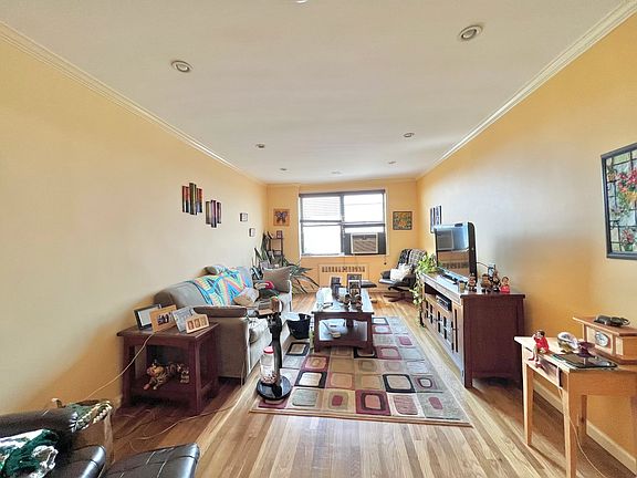 3rd image of 25-40 Union St APT 5C
