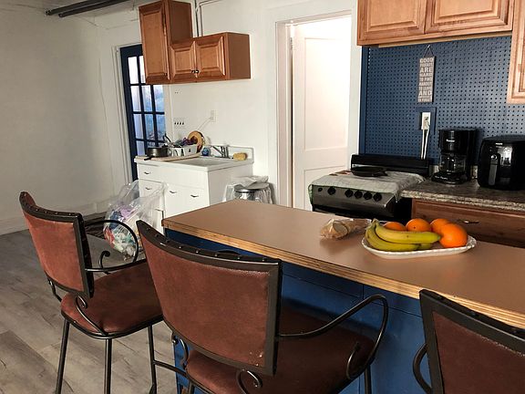 2nd image of 89 Jobs Ln #2