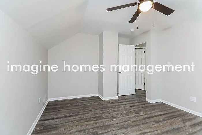 2898 Maple St — Photo 10