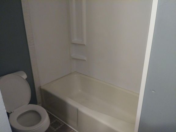 Master Bath with Shower/Tub