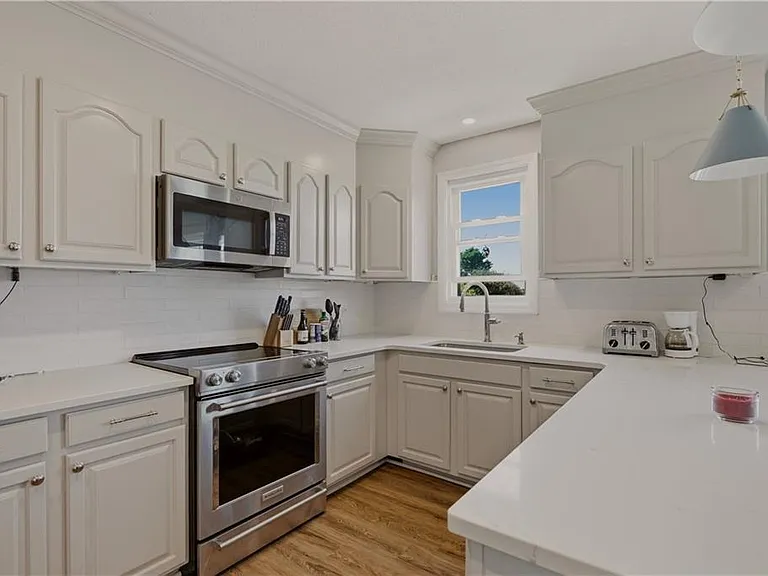 224 Oliphant Ln #B — Photo 6