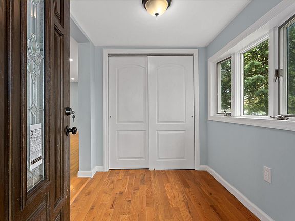 5th image of 26 Wood Ave