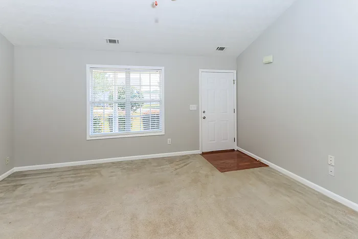 3 bed, 2.0 bath, 1632 sqft, $1,845 — Photo 2