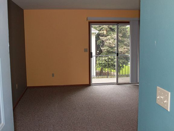 5th image of 205 Tanglewood Dr APT C