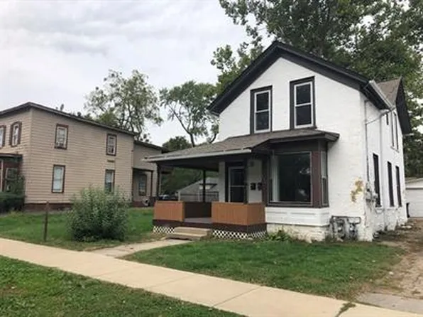 530 Locust St APT 1, Elgin, IL 60123