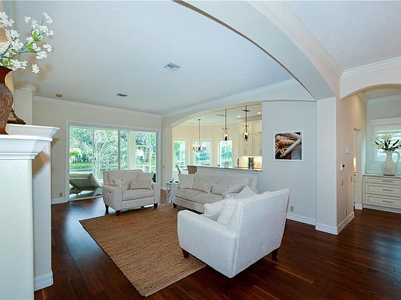 4th image of 35 Arbor Oaks Dr