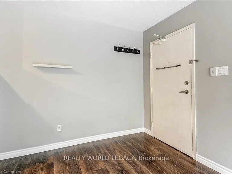 119 Cedar St S #8 — Photo 5