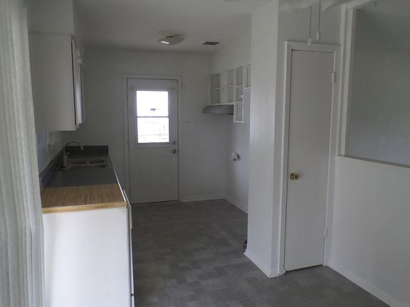 5th image of 6826 Martinique Dr