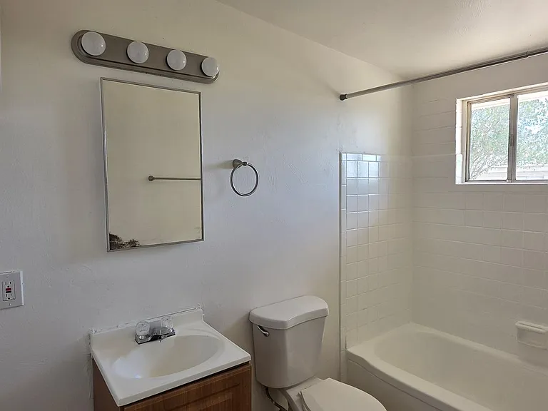 Oakwood Terrace **1 MONTH FREE MOVE IN SPECIAL — Photo 18