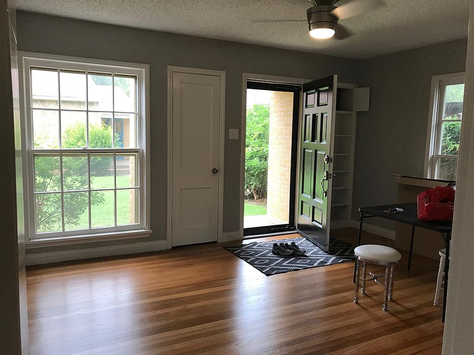Living Room - gorgeous light!