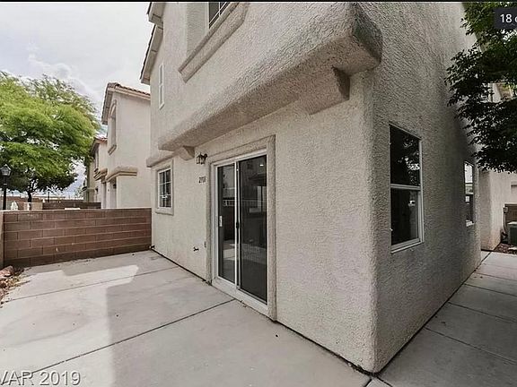 4th image of 2918 Pelican Breeze Ct