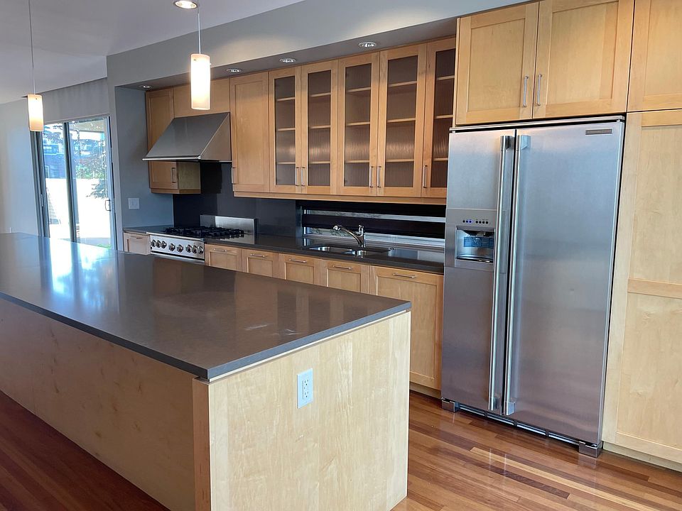 Kitchen with High-End Appliances