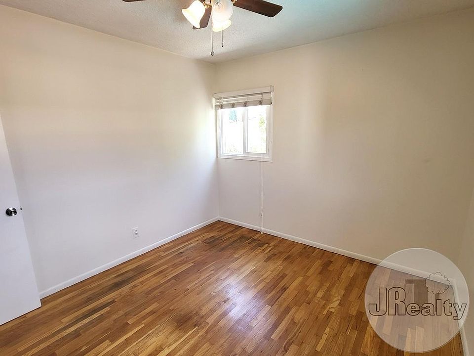 1st image of 871 Glenway Dr APT 2