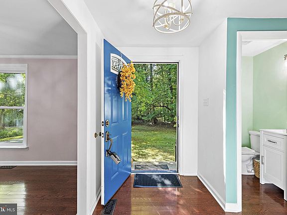5th image of 10384 Launcelot Ln