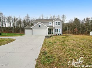 1369 Cumberland Ave SE, Lowell, MI 49331